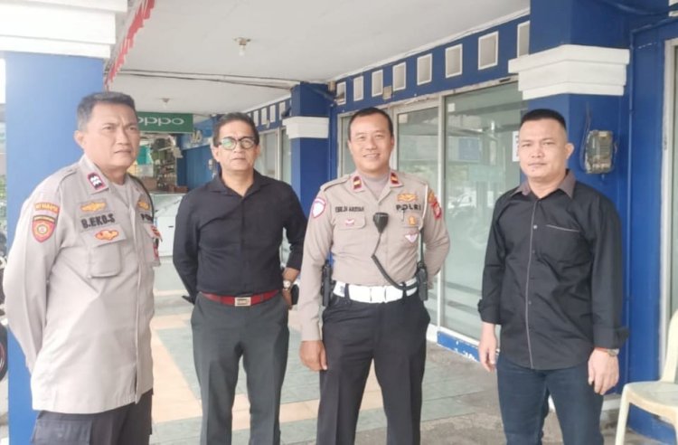 Polsek Bantargebang Pengamanan  Ibadah Jum’at Agung di Gereja Bethel Indonesia Ruko Zamrud