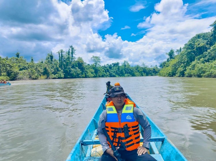 Polri, TNI dan Basarnas Melakukan Pencarian  Iptu Tomi Samuel Marbun di Sungai Rawara Hingga Kampung Yakora Teluk Bintuni