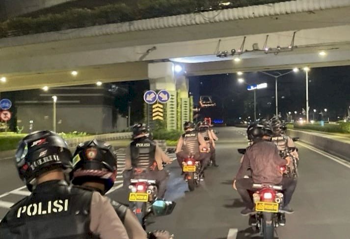 Patroli Perintis Polda Metro Jaya Amankan 9 Pemuda Tawuran Bersenjata Tajam