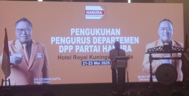 Oesman Sapta Odang Kukuhkan Departemen DPP Partai Hanura
