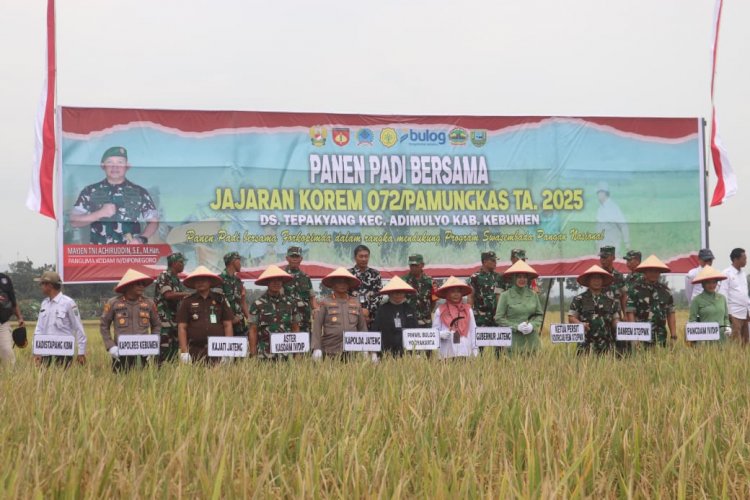 Wujudkan Ketahanan Pangan, Pangdam IV/Diponegoro dan Danrem 072/Pamungkas Gelar Panen Raya di Kebumen
