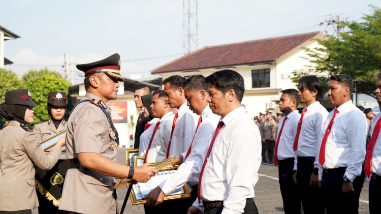 Polrestabes Semarang Gelar Upacara Hari Juang Polri, Sertijab, dan Pemberian Penghargaan