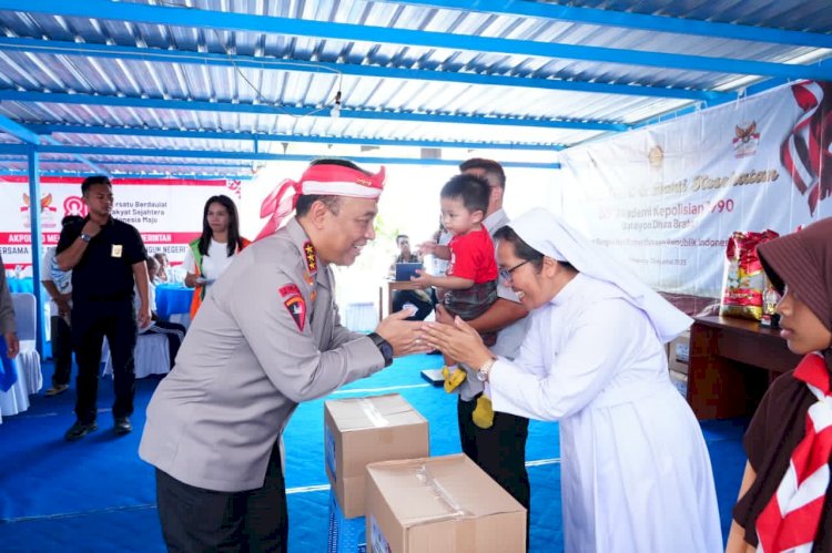 Wakapolri Beri Perhatian Khusus Kepada Biarawati Dan Lansia Di Bakti Sosial Polsek Genuk