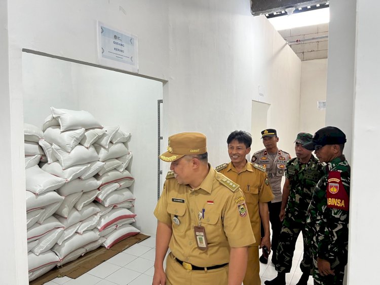 Polisi Hadir Dukung Program Pemerintah, Launching MBG di SPPG Desa Repaking Wonosamodro