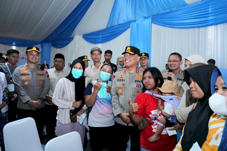 Wakapolri Sapa Warga Gunung Sindur dalam Bakti Sosial Sekolah Kemala Taruna Bhayangkara