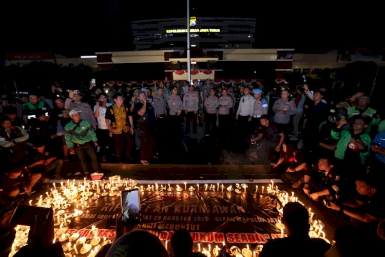 Ojol di Jatim Bersama Polri dan TNI Doa Bersama untuk Affan, Komitmen Kondusif