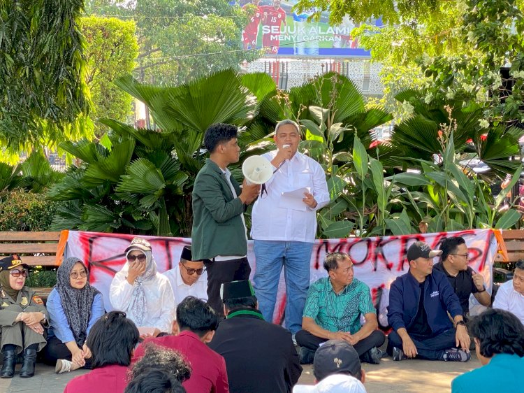 Semangat Persatuan: BEM SERA Gelar Aksi Damai di Simpang Lima