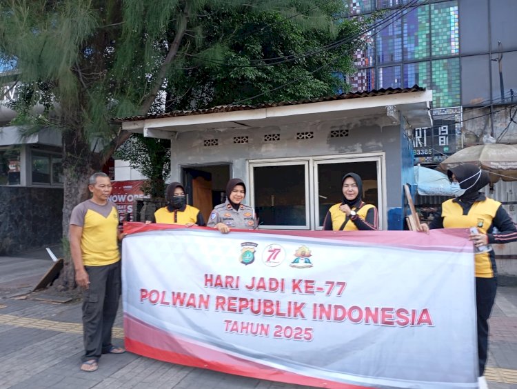 Polwan Ditlantas Polda Metro Jaya Bersama Mahasiswa Gelar Kurve di Pos Polisi Pasca Demo