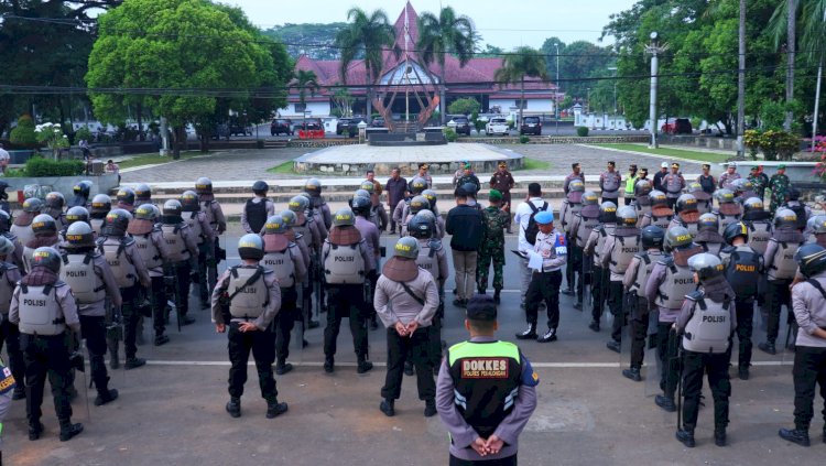 Kapolres Pekalongan Pimpin Apel Pengamanan Aksi Unjuk Rasa