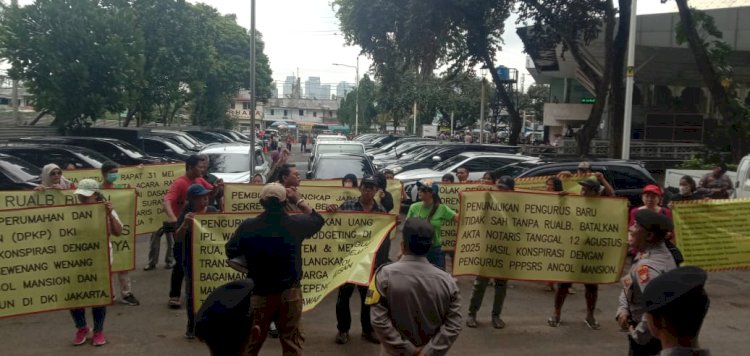 Gelar Unjuk Rasa di Balaikota DKI, Warga Ancol Mansion Minta Gubernur Copot Pengurus PPPRS