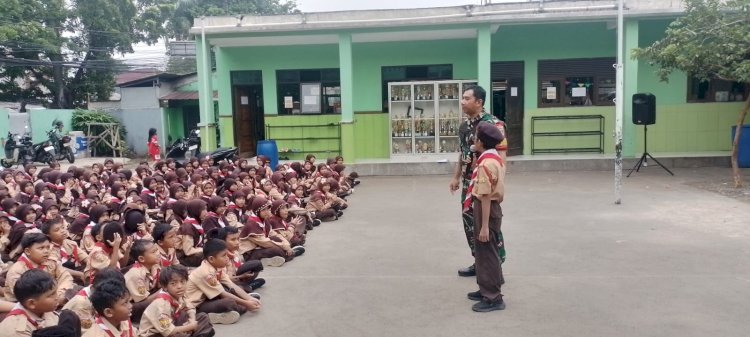 Babinsa Depok Sampaikan Materi Bela Negara kepada Siswa MI Nurul Islam