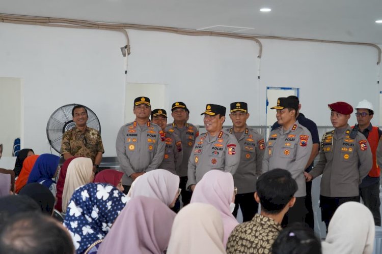 Ditemani Kapolda Jateng, Wakapolri Tinjau Langsung Proyek SPPG di Semarang