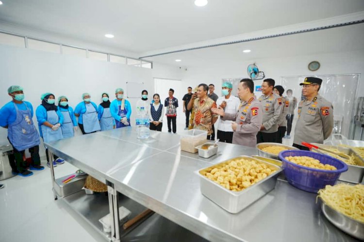 Tinjau Gedung Gizi Polres Semarang, Kapolri Minta Jajaran Perkuat Food Security
