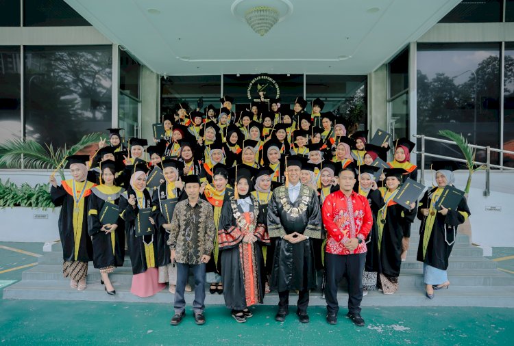 UT Sukses Gelar Wisuda PMI di Kuala Lumpur
