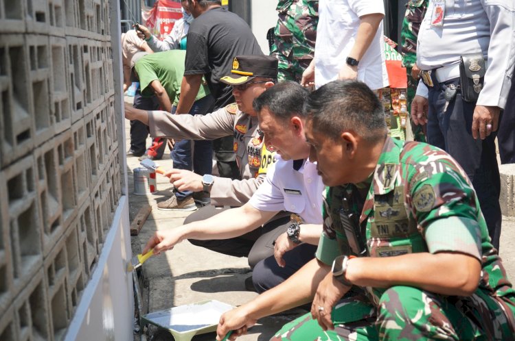Dandim 0502/JU: Kegiatan Bersih-bersih Lingkungan Perkuat Sinergi TNI-Polri, Pemkot dan Warga Masyarakat