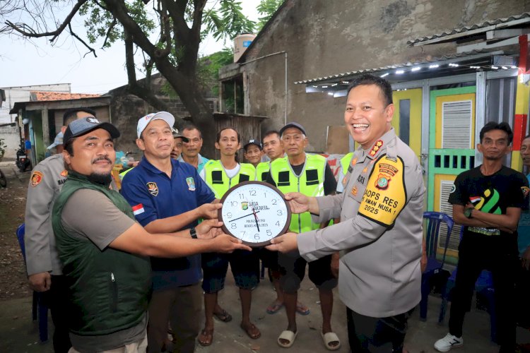 Terjun Langsung Ke Masyarakat, Kapolres Metro Bekasi Kota Tampung Keluhan Warga