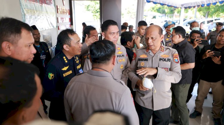 Kapolda Jatim Tegaskan  Proses Identifikasi Korban Robohnya Bangunan  Pesantren Al-Khoziny Berjalan Intensif