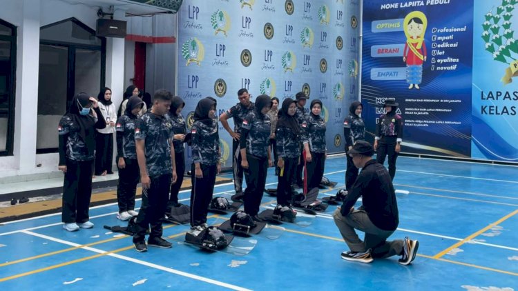 Polwan Brimob PMJ Perkuat Disiplin dan Ketangguhan Petugas Lapas Perempuan Jakarta