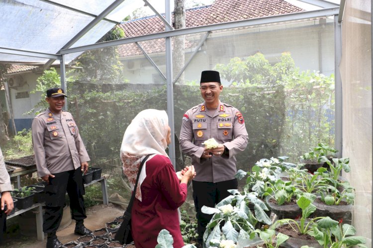 Kapolres Kebumen Gelar Jumat Curhat Bersama Kelompok Wanita Tani di Pejagoan