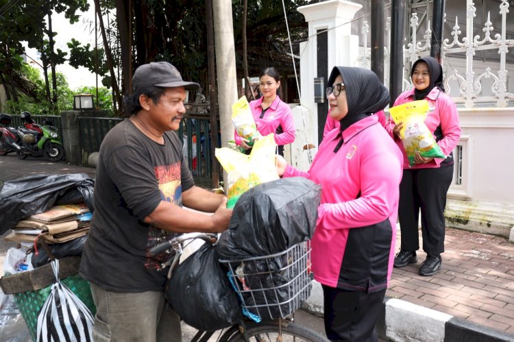 Semarak Ramadhan 2026, Bhayangkari Cabang Surakarta Tebar Bantuan Sembako